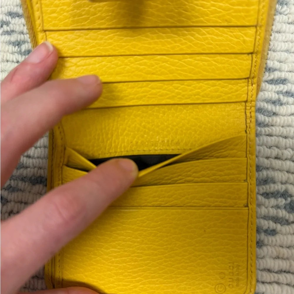 GUCCI GG Monogram Canvas Yellow Leather Bifold Zip Around Wallet Made in Italy